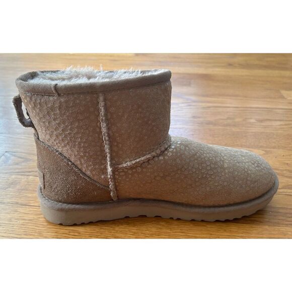 UGG Classic MINI BEACHWOOD SPARKLE Spots Boots 8 - Picture 3 of 8